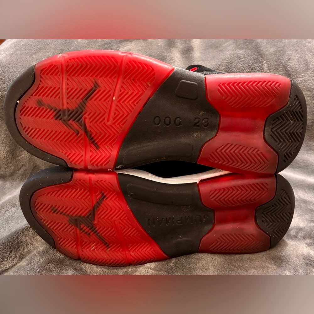 👟 NIKE JORDAN Size 10 Air Maxim 200 Jumpman CD6107 001 - Picture 9 of 10